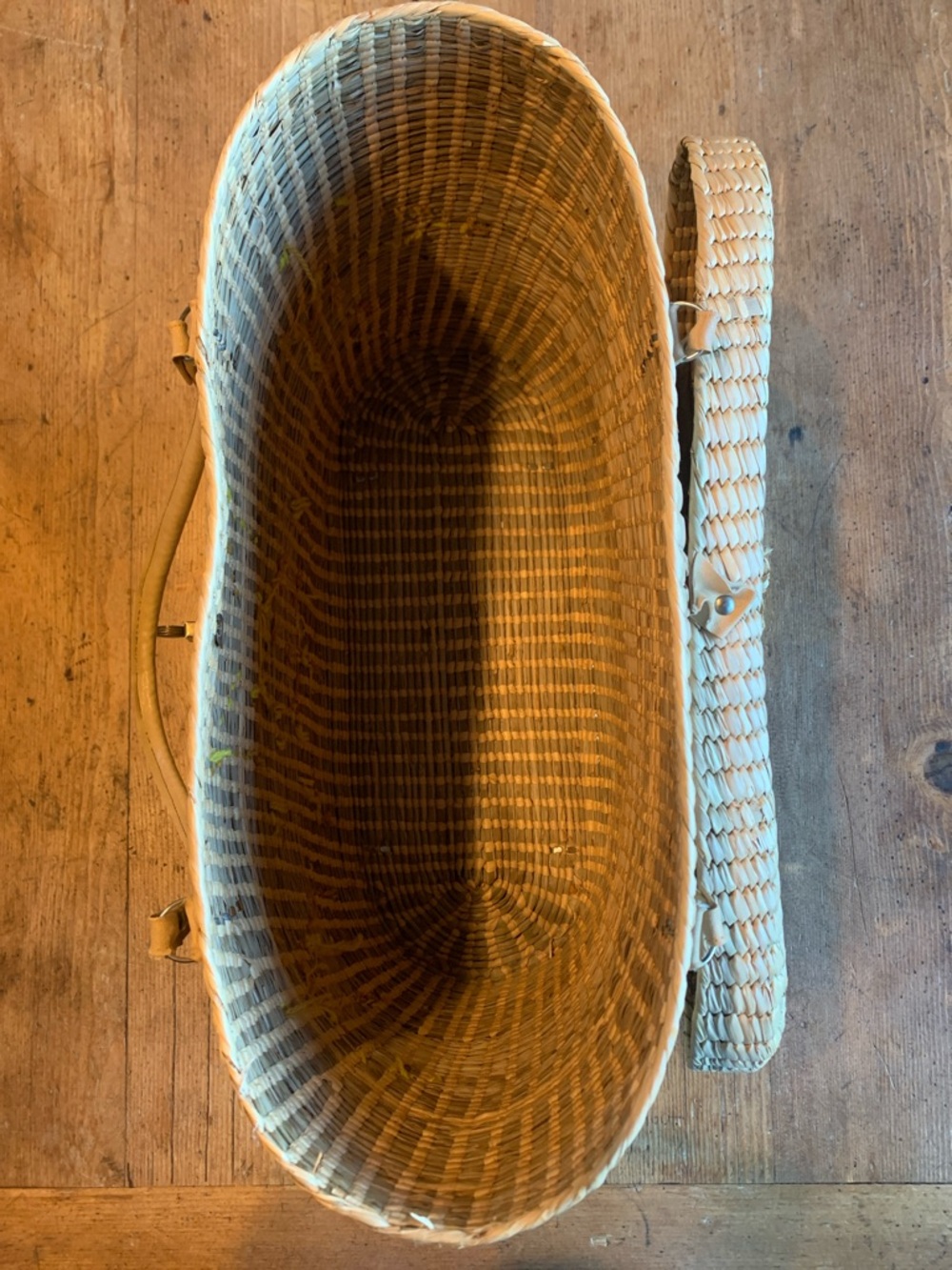 Vintage Woven Straw Tote with Yellow Floral Embroidery - Picture 4 of 16